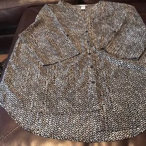 Black and grey 3/4 sleeve top